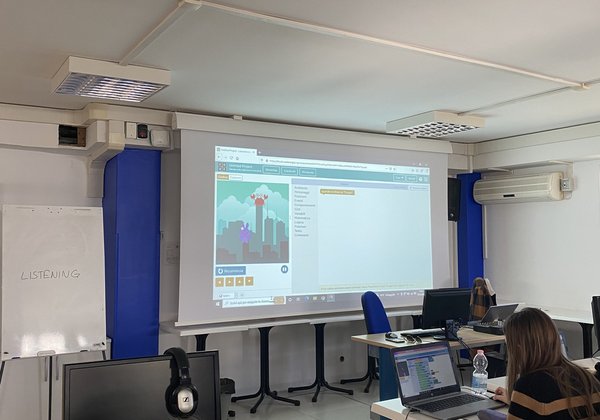 Percorso a ostacoli: test del sensore di colore su pista