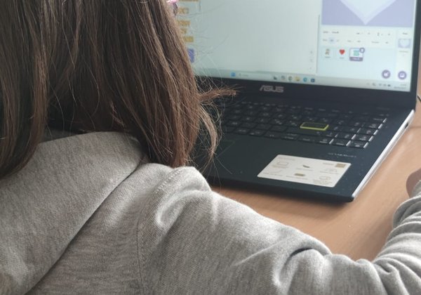 Esperimenti di conducibilità elettrica con materiali di recupero