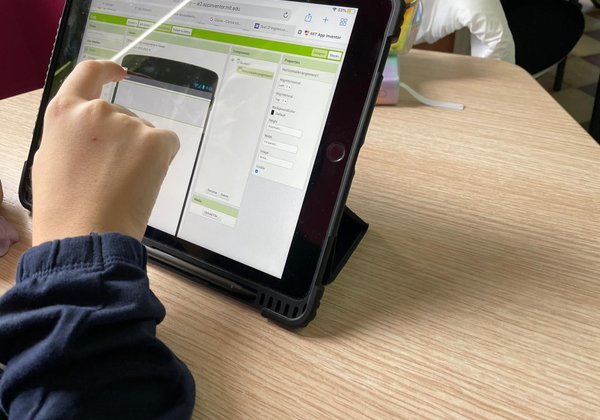 Laboratorio didattico STEAM in aula scolastica