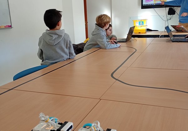 Open day con genitori: dimostrazione dei robot in movimento